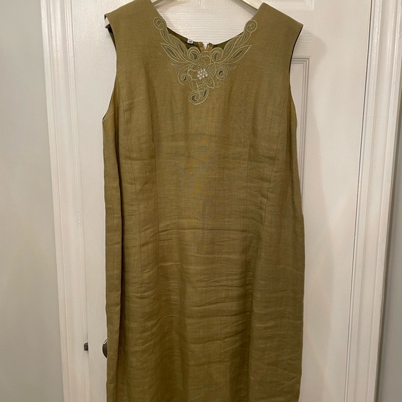 Green Dress - Picture 1 of 1